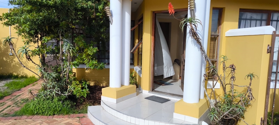 5 Bedroom Property for Sale in Crawford Western Cape